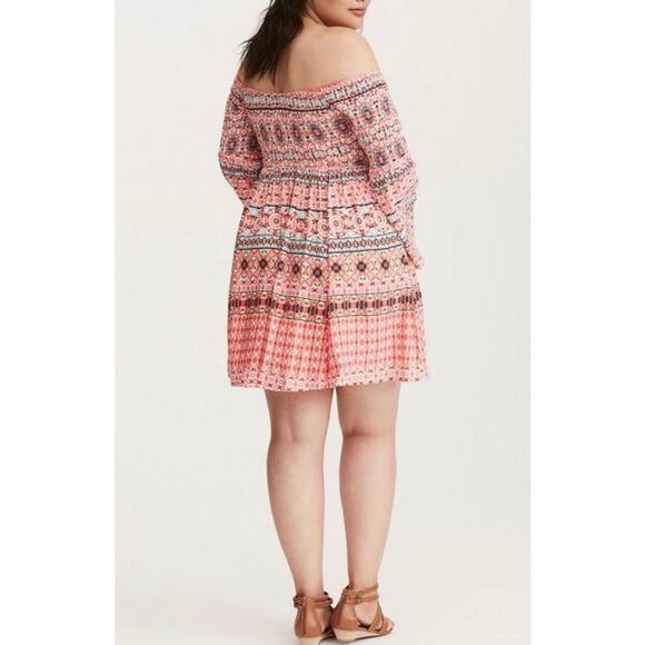 Torrid Mosaic Print Smocked Bell Sleeve Off The Shoulders Mini Dress Size 2X - Picture 2 of 10